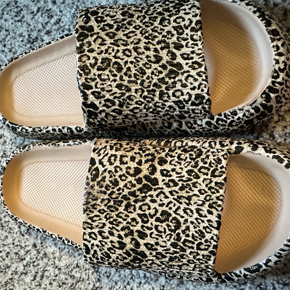 New without tags slides